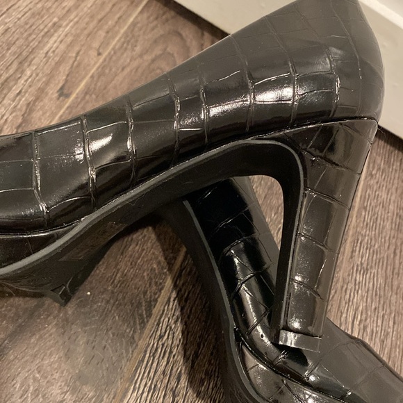 NWOT black patent shoes 7 - Picture 3 of 5